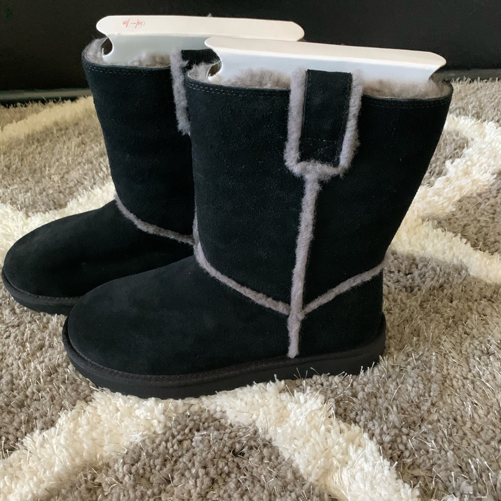 UGG classic Short Spill seam Boot